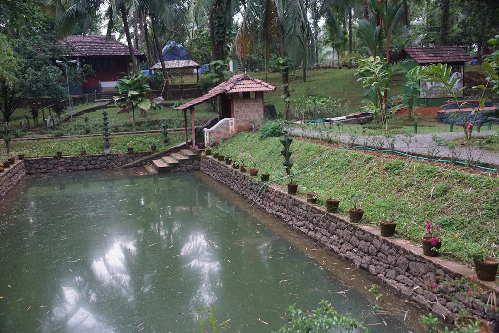 Soma Birds Lagoon Hotell Kotamangalam Eksteriør bilde