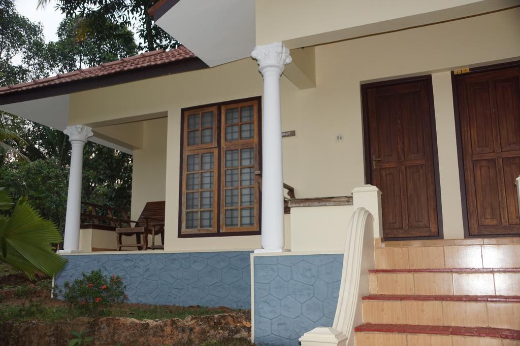 Soma Birds Lagoon Hotell Kotamangalam Eksteriør bilde